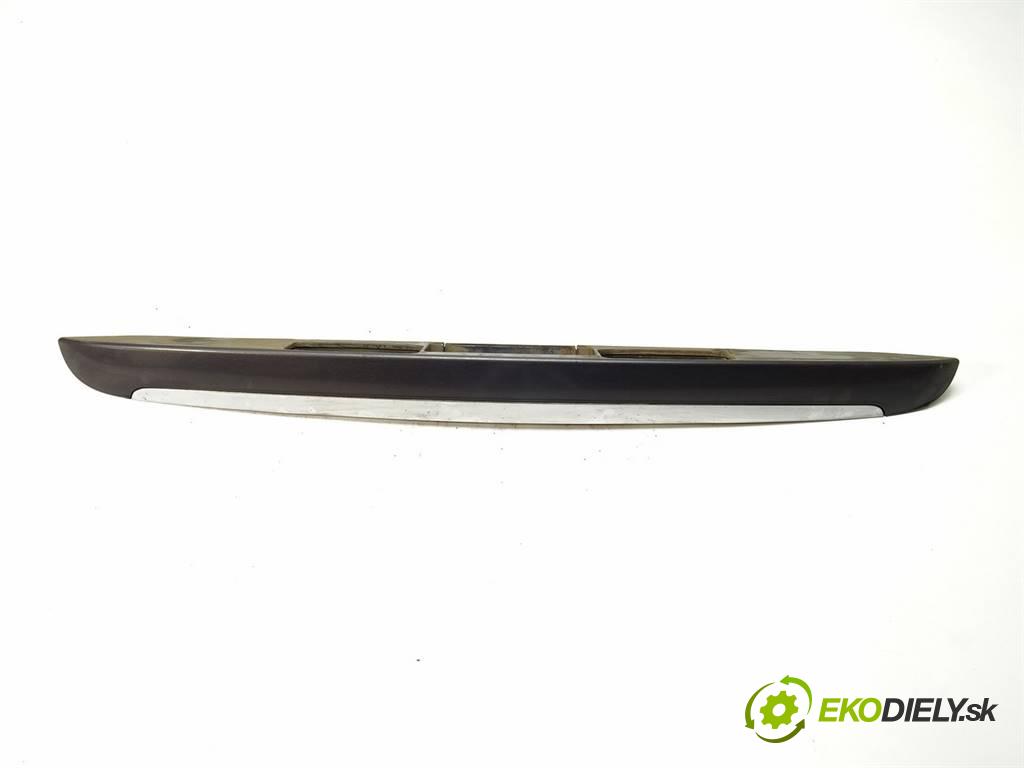 Hyundai i30 LIFT  2010 66 kW KOMBI 5D 1.6CRDI 90KM 07-12 1600 lišta dveří zadní část 87370-2R300 (Lišty)