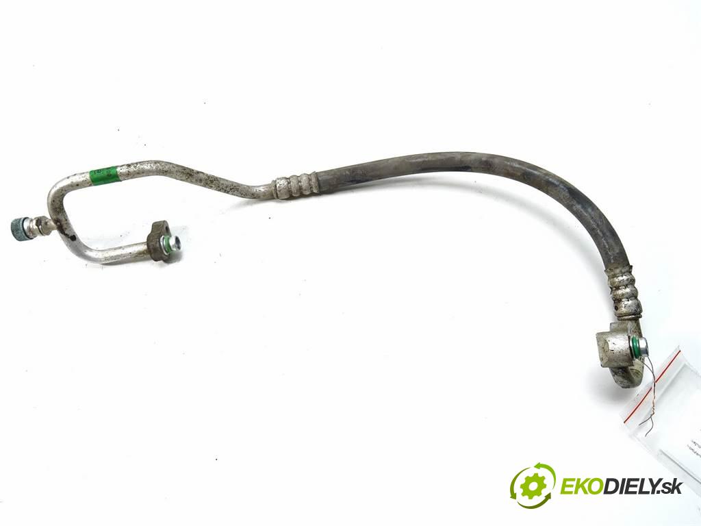 Hyundai i30 LIFT    KOMBI 5D 1.6CRDI 90KM 07-12  rúrka klimatizace  (Rozvody klimatizace)