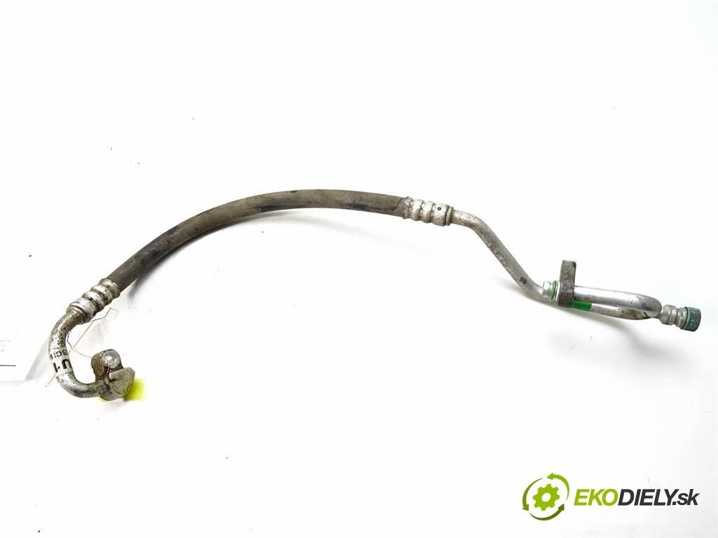 Hyundai i30 LIFT    KOMBI 5D 1.6CRDI 90KM 07-12  rúrka klimatizace  (Rozvody klimatizace)