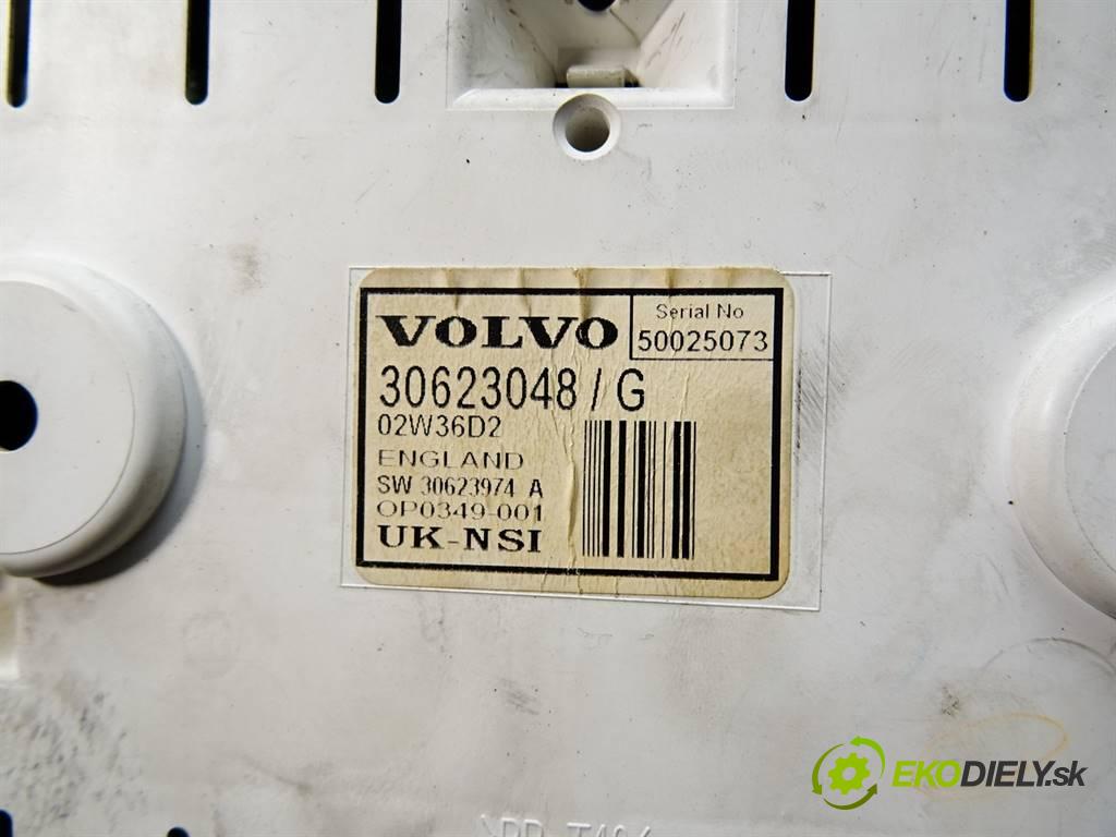 Volvo V40 FL  2002  KOMBI 5D 1.9DI 115KM 99-04 1900 Prístrojovka 30623048 (Prístrojové dosky, displeje)