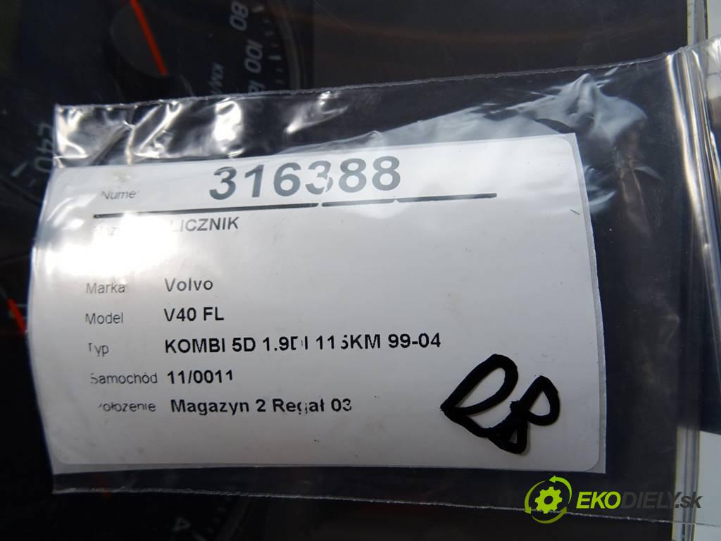 Volvo V40 FL  2002  KOMBI 5D 1.9DI 115KM 99-04 1900 Prístrojovka 30623048 (Prístrojové dosky, displeje)