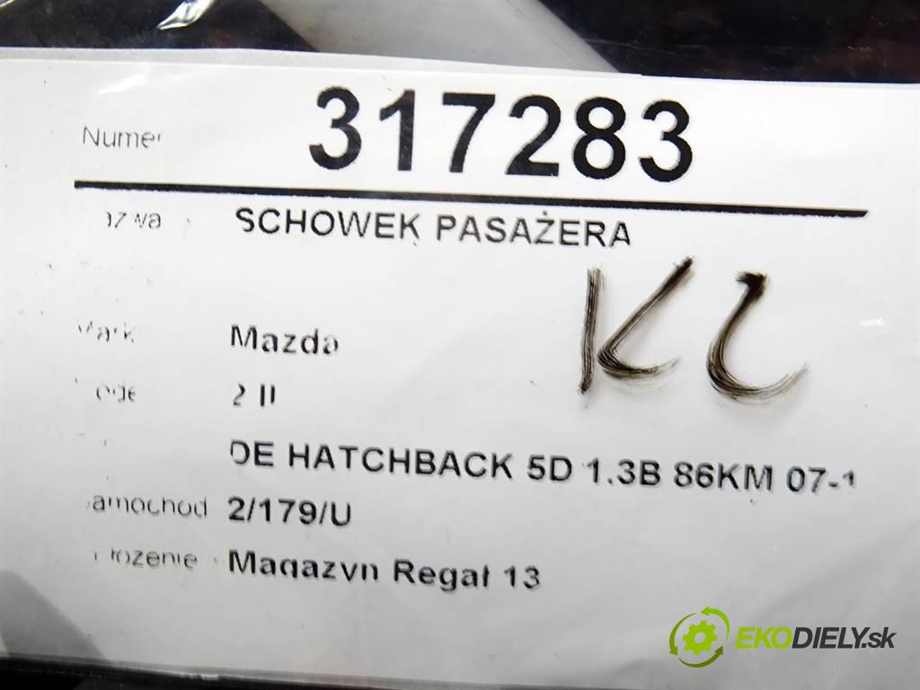 Mazda 2 II  2009 63 kW DE HATCHBACK 5D 1.3B 86KM 07-10 1300 Priehradka, kastlík spolujazdca DF7164161 (Priehradky, kastlíky)