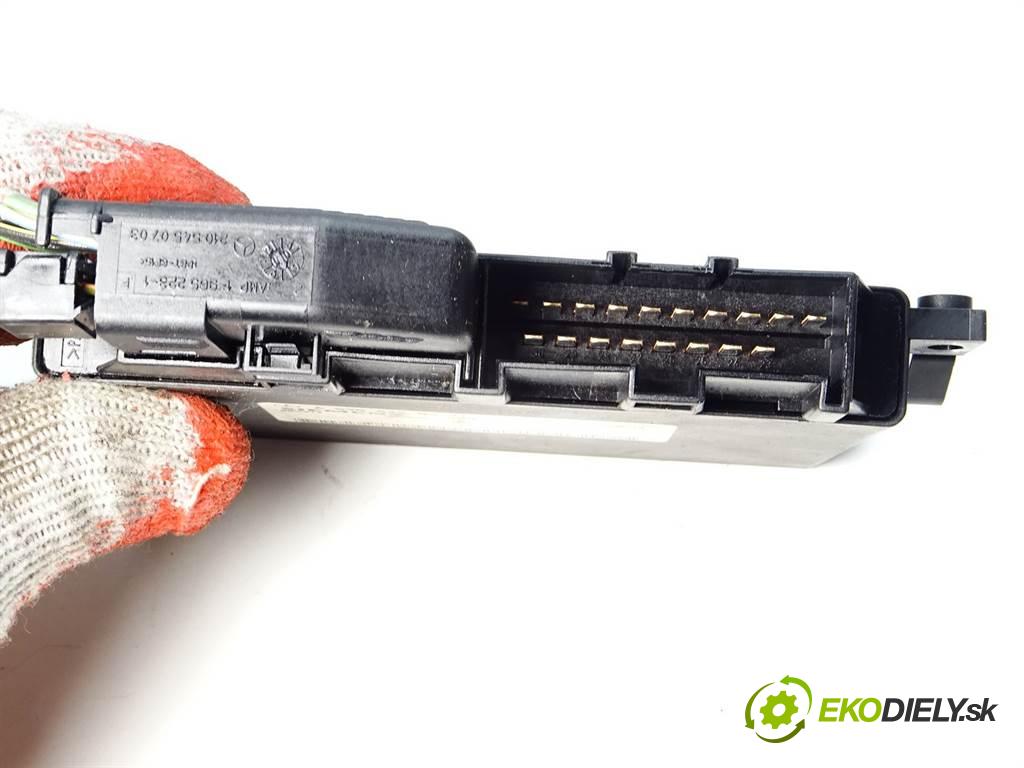 Mercedes-Benz C W203    COUPE 2.0B 163KM 00-06  Modul Riadiaca jednotka prevodovky A0305450332 (Riadiace jednotky prevodovky)