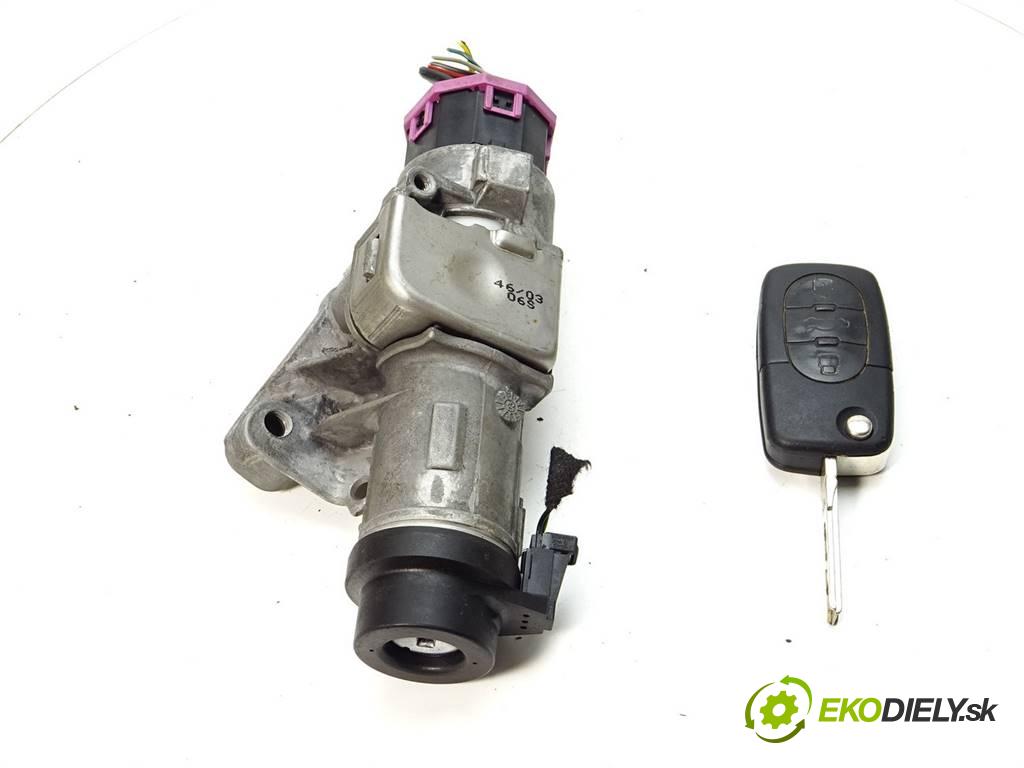 Audi A4 B6  2004 125 kW KOMBI 5D 2.4B V6 170KM 00-04 1600 spinačka 4B0905851G (Spínacie skrinky a kľúče)