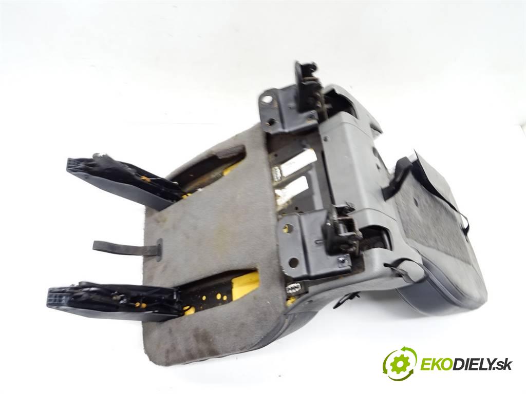 Chrysler Town Country    VOYAGER IV 3.8B V6 218KM 00-07  Sedadlo zadný druhý RIADOK:  (Sedačky, sedadlá)