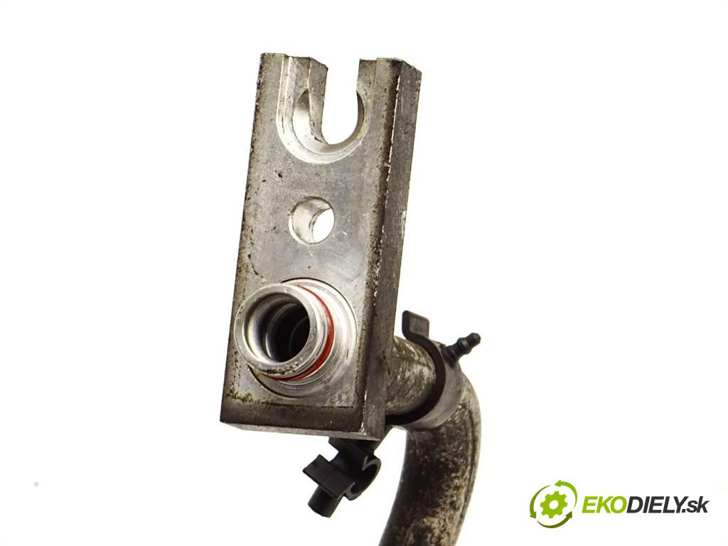 Jeep Grand Cherokee WJ    LIFT 2.7CRD 163KM 98-04  rúrka klimatizace  (Rozvody klimatizace)