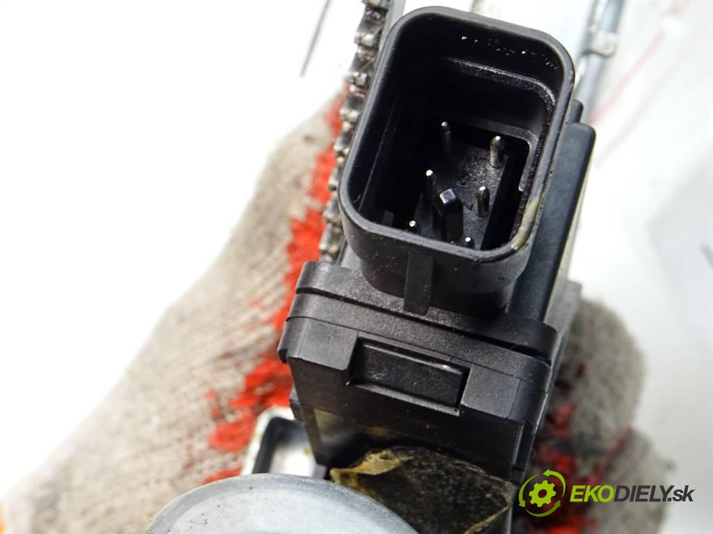 Opel Corsa C  2001 55 kW HATCHBACK 3D 1.2B 75KM 00-06 1200 mechanismus okna přední část levý 09113363