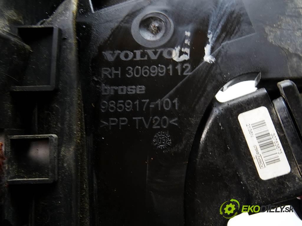 Volvo V50  2006 100 kW KOMBI 5D 2.0D 136KM 04-12 2000 zámok zadní část pravý 30753673