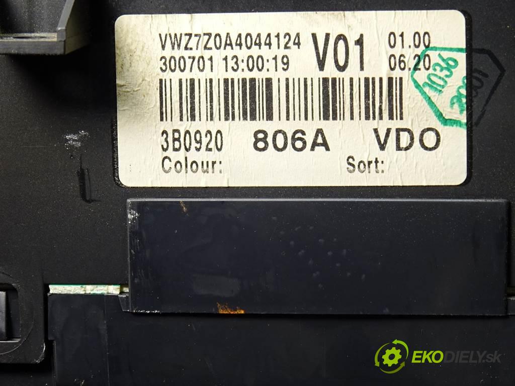 Volkswagen Passat B5 FL  2005 103 kW KOMBI 5D 1.9TDI 130KM 00-05 2000 Prístrojovka 3B0920806A (Prístrojové dosky, displeje)
