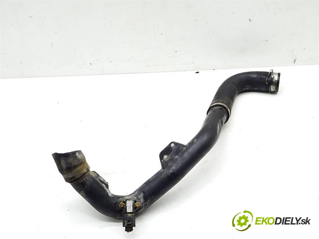 Mitsubishi Outlander II  2007 103 kW 2.0DI-D 140KM 06-12 2000 Rúra hadice trubka vzduchu 1505A109 (Hadice chlazení vzduchu)