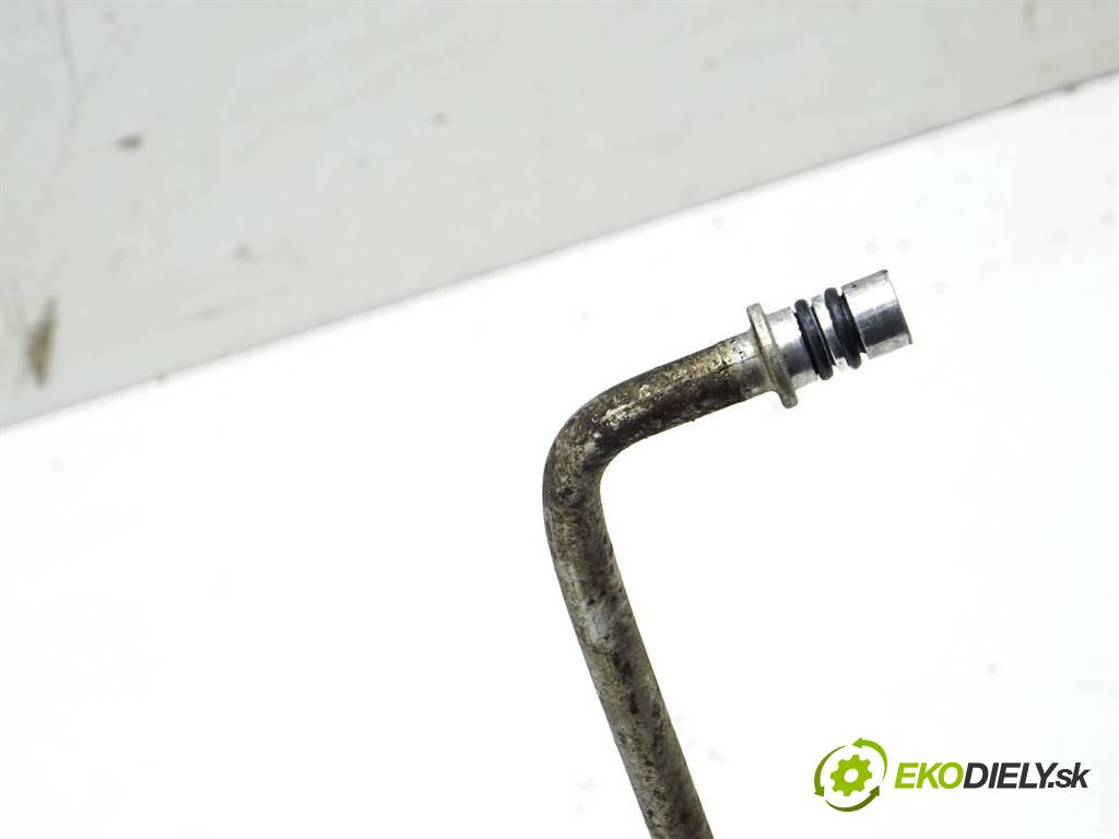 Toyota Corolla E12    HATCHBACK 5D 1.6VVTI 110KM 02-07  rúrka klimatizace  (Rozvody klimatizace)