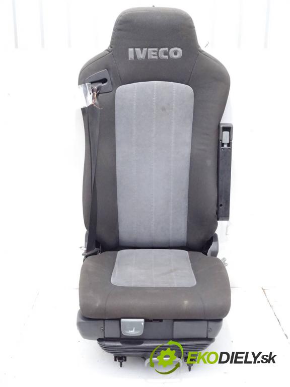 Iveco Stralis    AS440S45 07-13 332 kW (450KM)  sedadlo pravý  (Sedačky, sedadla)