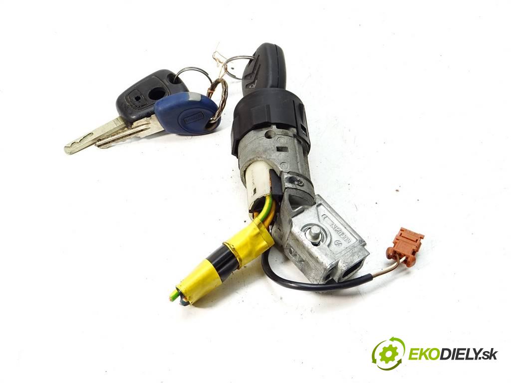 Citroen C3  2003 50 kW HATCHBACK 5D 1.4HDI 68KM 02-09 1400 spínačka  (Spínací skříňky a klíče)