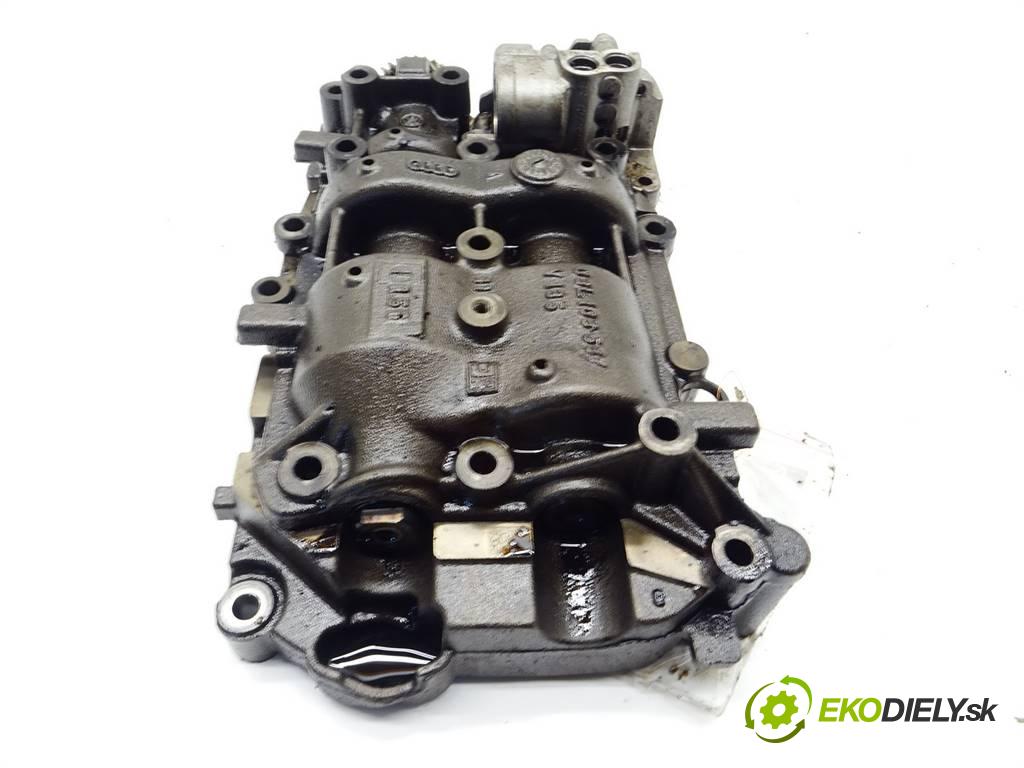 Volkswagen Passat B7    SEDAN 2.0TDI 170KM 11-18  pumpa oleje CFG 03L103537 (Olejové pumpy)