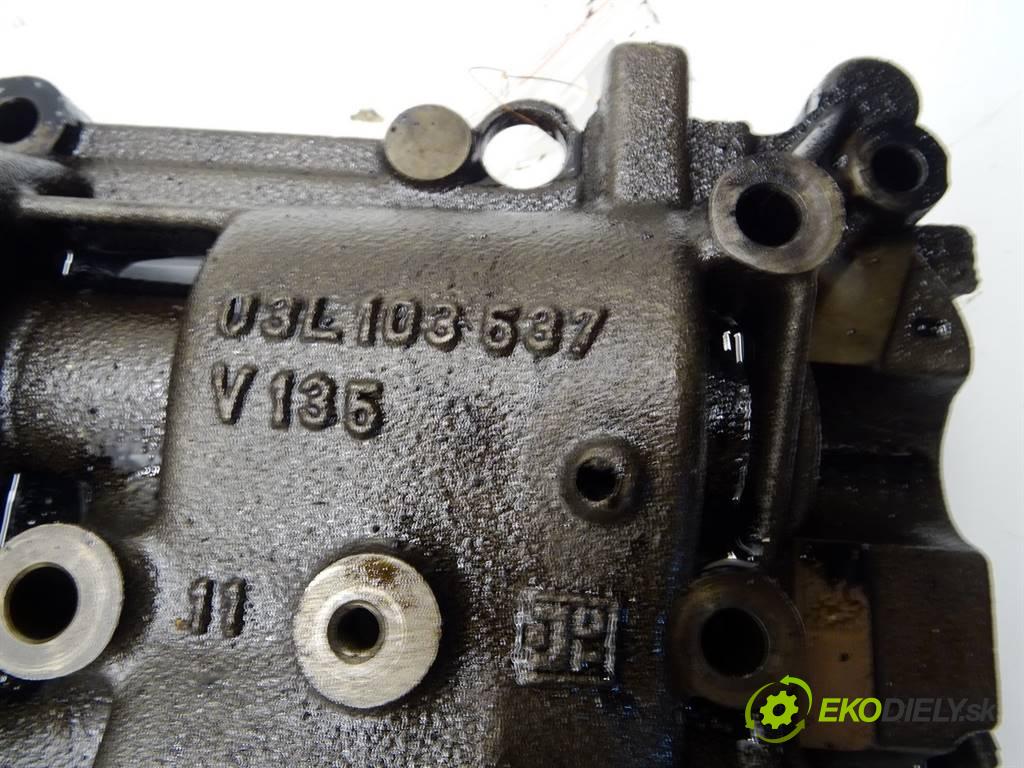 Volkswagen Passat B7    SEDAN 2.0TDI 170KM 11-18  pumpa oleje CFG 03L103537 (Olejové pumpy)