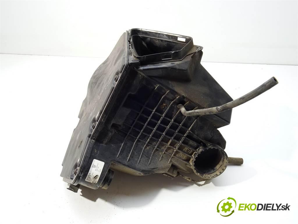 Audi A4 B8  2009 176 kW QUATTRO KOMBI 5D 3.0TDI 240KM 08-15 3000 obal filtra vzduchu 8K0133837B (Kryty filtrů)