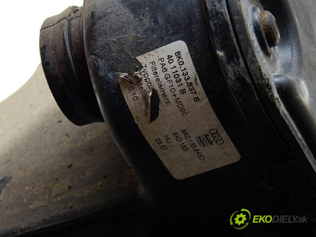 Audi A4 B8  2009 176 kW QUATTRO KOMBI 5D 3.0TDI 240KM 08-15 3000 obal filtra vzduchu 8K0133837B (Kryty filtrů)