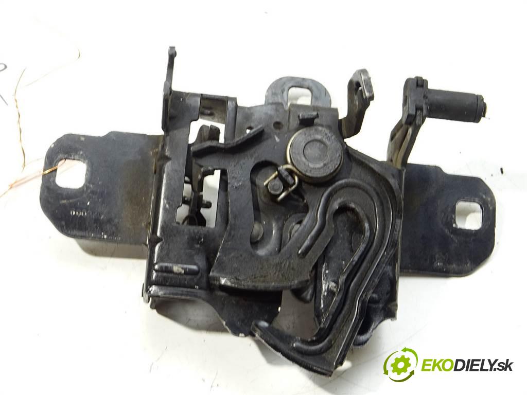 Volkswagen Golf IV  1998 74 kW HATCHBACK 5D 1.6B 97-03  1600 zámok kapoty