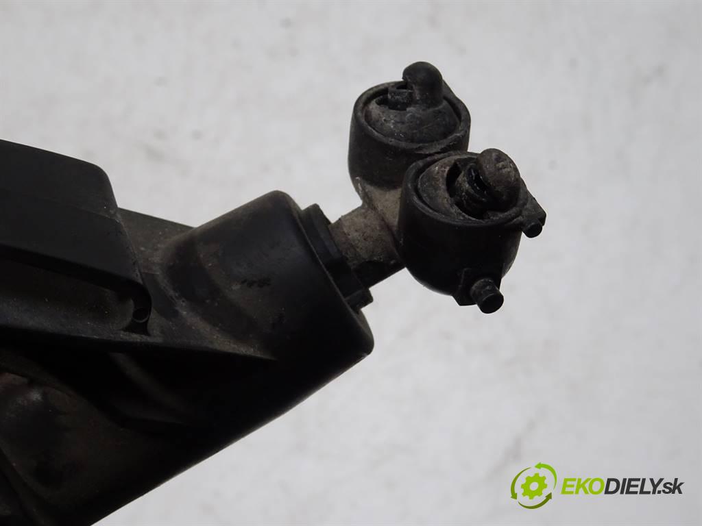 Ford Focus C-Max    2.0TDCI 136KM 03-06  ostrekovača svetla ľavy 3M5113L014AB (Motorčeky, čerpadlá ostrekovačov)