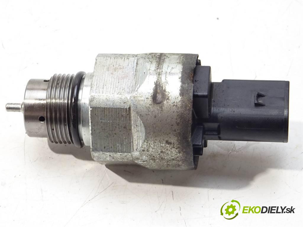 Seat Ibiza IV    KOMBI 5D 1.6TDI 90KM 08-12  ventil tlaku paliva 03L130764A