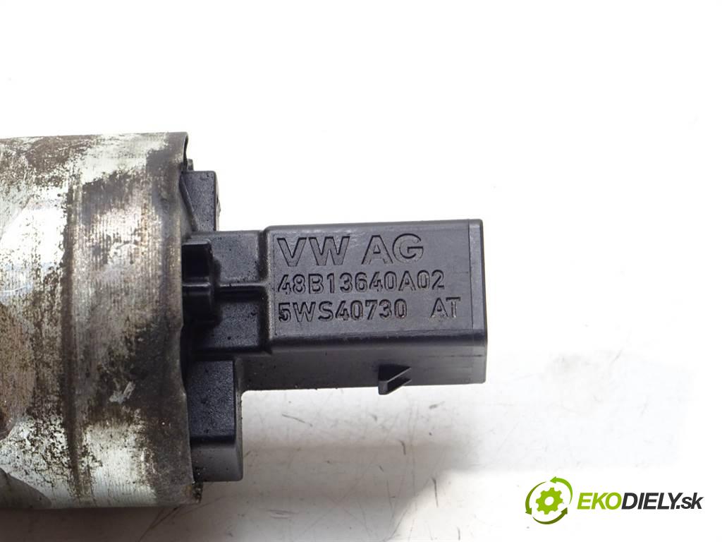 Seat Ibiza IV    KOMBI 5D 1.6TDI 90KM 08-12  ventil tlaku paliva 03L130764A