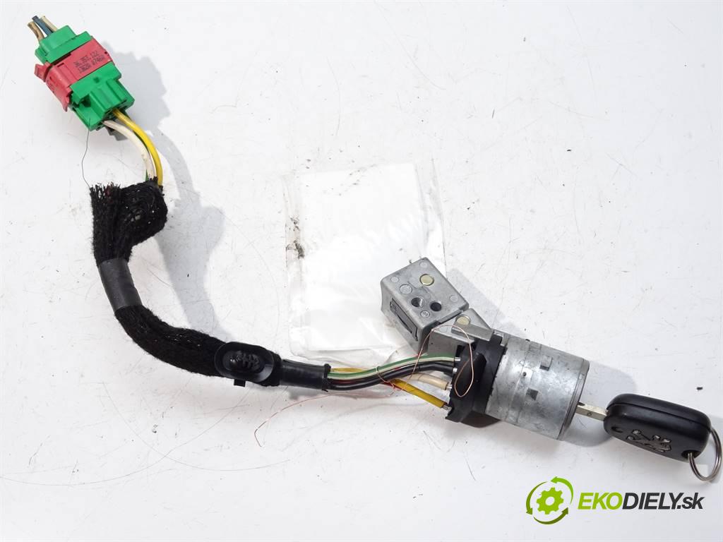 Peugeot 307  2002 100 kW HATCHBACK 5D 2.0B 136KM 01-08 2000 spinačka  (Spínacie skrinky a kľúče)