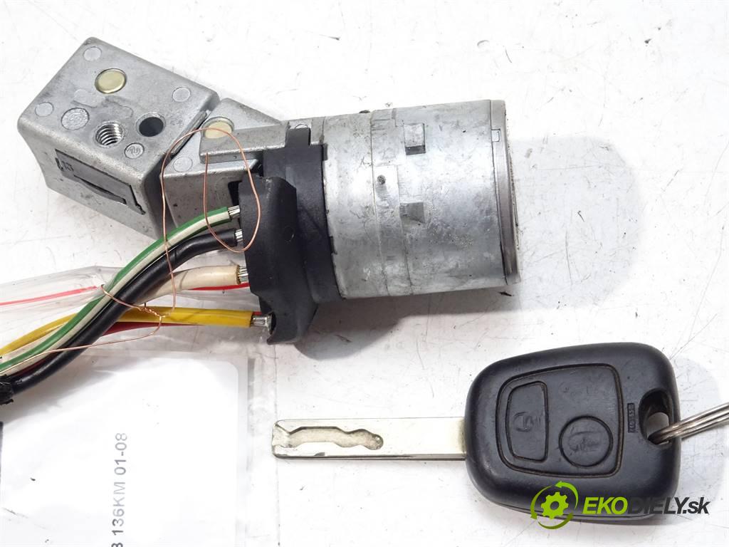 Peugeot 307  2002 100 kW HATCHBACK 5D 2.0B 136KM 01-08 2000 spinačka  (Spínacie skrinky a kľúče)