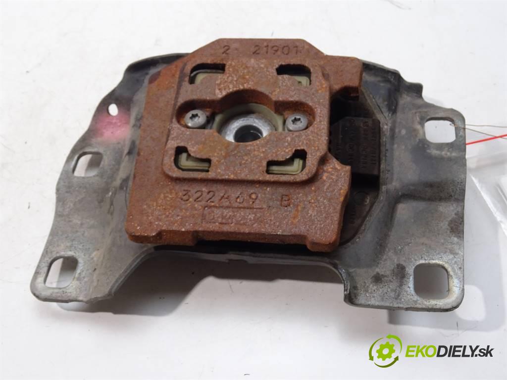 Ford Focus III LIFT    HATCHBACK 5D 1.5 ECOBOOST 150KM 14-18  AirBag Motor 322A69B (Držiaky motora)