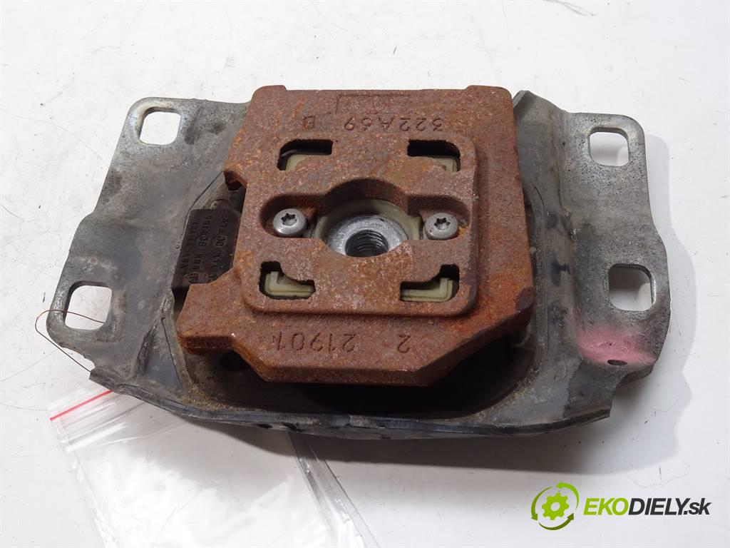 Ford Focus III LIFT    HATCHBACK 5D 1.5 ECOBOOST 150KM 14-18  AirBag Motor 322A69B (Držiaky motora)