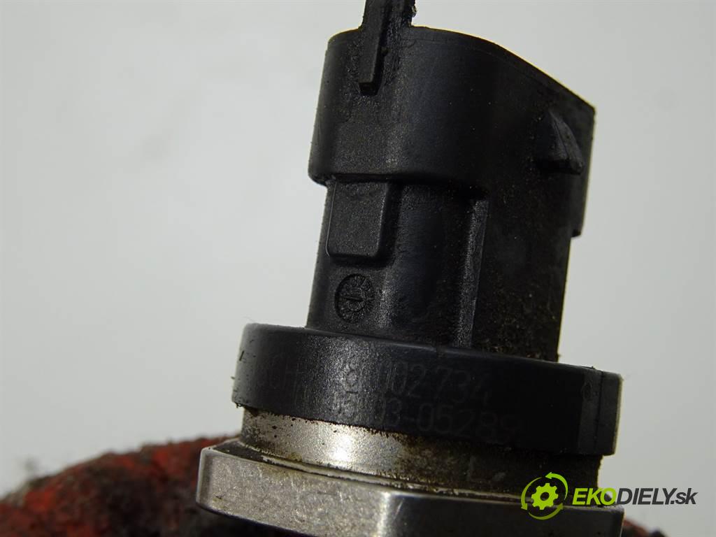 Fiat Stilo  2005 77kw KOMBI 5D 1.9D Multijet 100KM 01-07 1900 Snímač tlaku paliva  (Snímače)