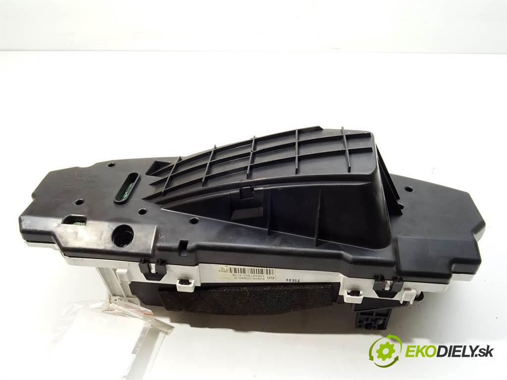 Toyota Yaris II  2008 64 kW HATCHBACK 5D 1.3VVTI 87KM 05-08 1300 Prístrojovka 83800-0D660-D (Prístrojové dosky, displeje)