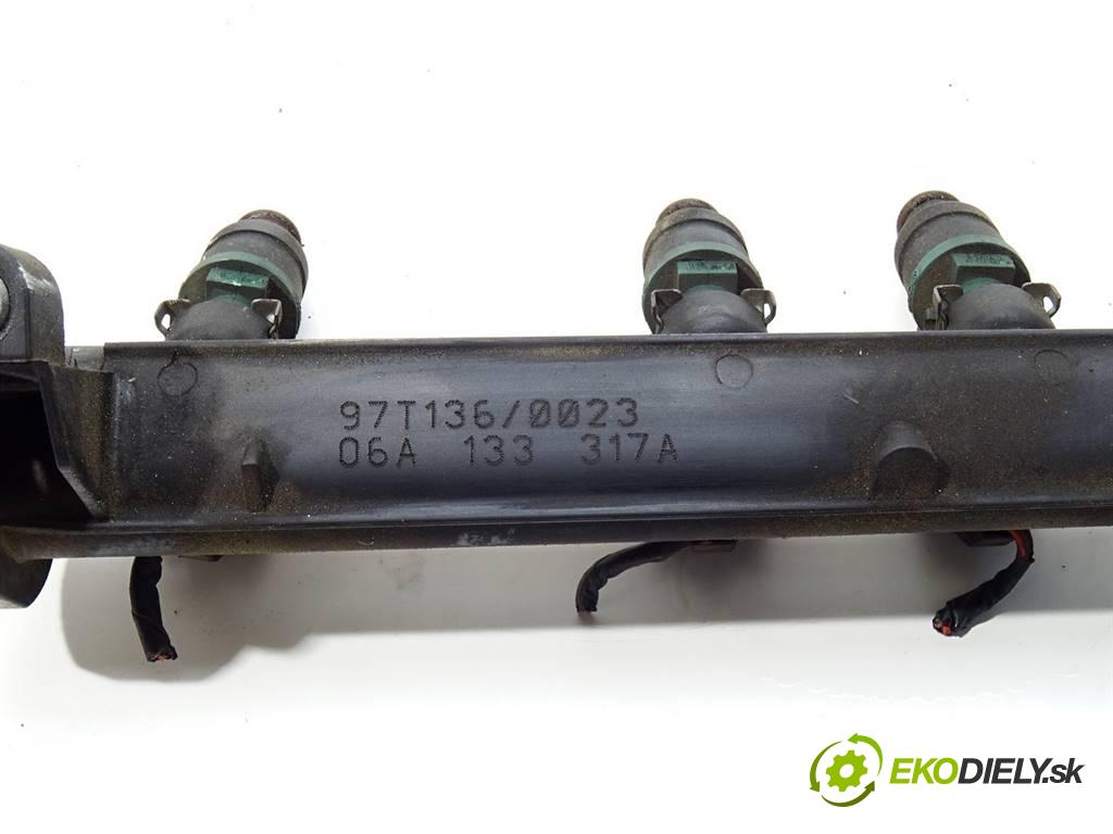 Audi A3 8L  1997 74 kW HATCHBACK 3D 1.6B 101KM 96-00 1600 Lišta vstrekovacia Vstrekovacie ventily 06A133317A (Vstrekovacie lišty)