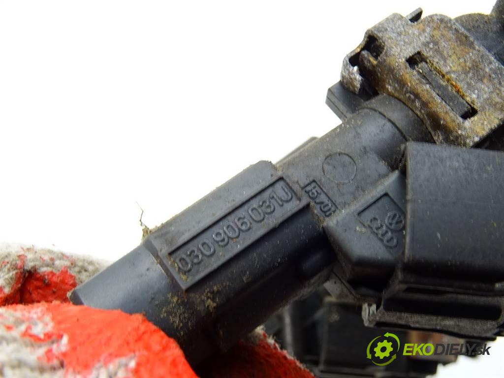 Volkswagen Polo III 6N2 FL  2001 44 kW HATCHBACK 5D 1.4B 60KM 99-01 1400 Lišta vstrekovacia Vstrekovacie ventily 030906031J (Vstrekovacie lišty)