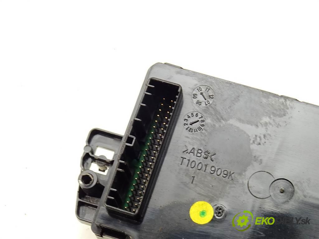 Renault Fluence  2010 78 kW SEDAN 4D 1.5DCI 106KM 09-12 1500 Panel ovládania kúrenia 275100018R (Prepínače, spínače, tlačidlá a ovládače kúrenia)