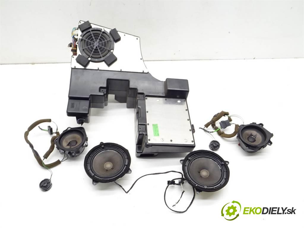 Audi A4 B5 FL    KOMBI 5D 1.8B 125KM 96-01  reproduktory BOSE 8D9035381B
