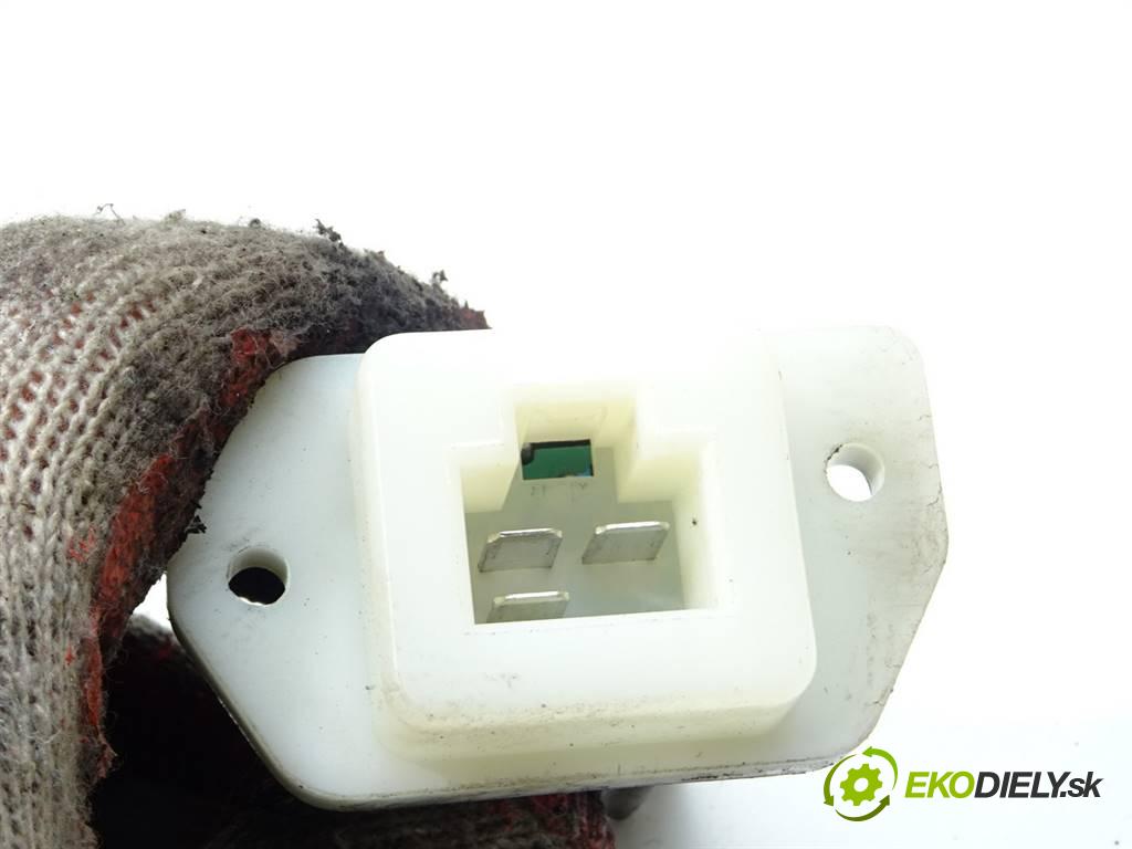 Nissan Primera P12  2002 93 kW KOMBI 5D 2.2Di 126KM 01-07 2200 Odpor, rezistor kúrenia vzduchu  (Odpory (rezistory) kúrenia)