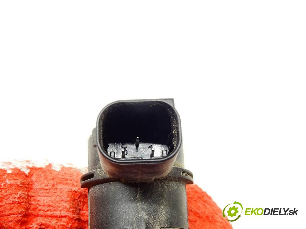 Volvo S80  2002 103 kW SEDAN 4D 2.4B BIFUEL CNG 140KM 98-06  2400 Snímač PDC  (Snímače)