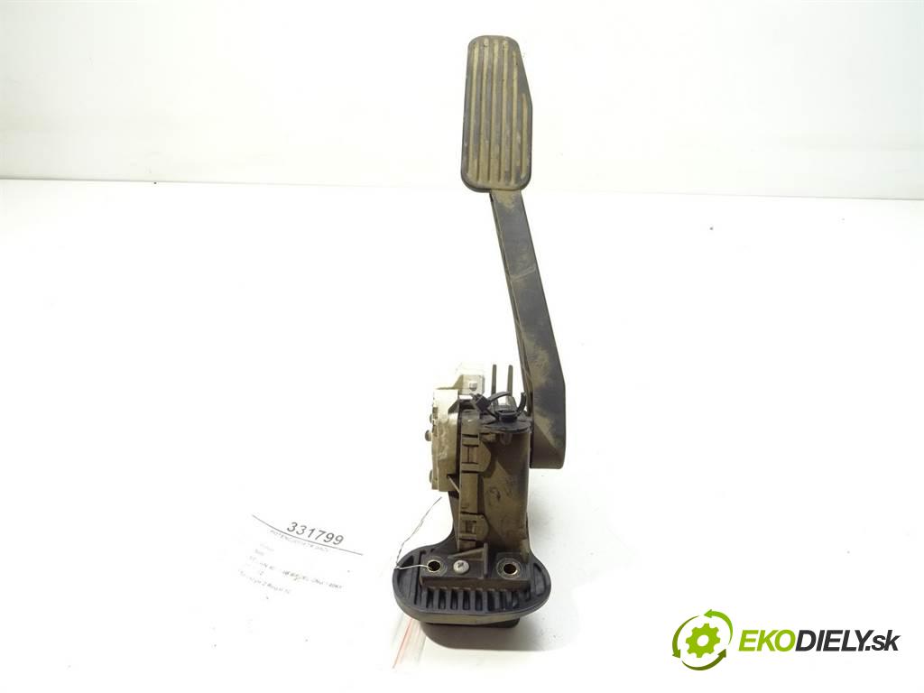 Volvo S80  2002 103 kW SEDAN 4D 2.4B BIFUEL CNG 140KM 98-06  2400 Potenciometer plynového pedálu 30636003 (Pedále)