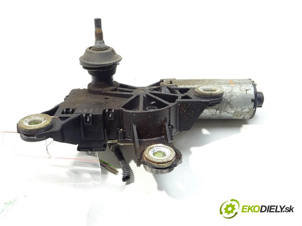 Volkswagen Passat B5 FL  2003 132 kW KOMBI 5D 4MOTION 2.5TDI 180KM 00-05 2500 motorek stěračů zadní část 3B9955711F