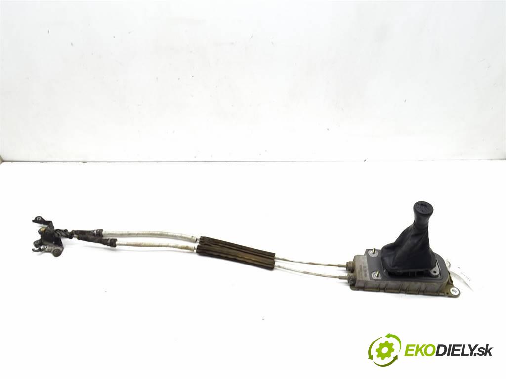 Audi A3 8L  1999 66 kW HATCHBACK 3D 1.9TDI 110KM 96-00 1900 Kulisa 1J0711061C (Rýchlostné páky / kulisy)