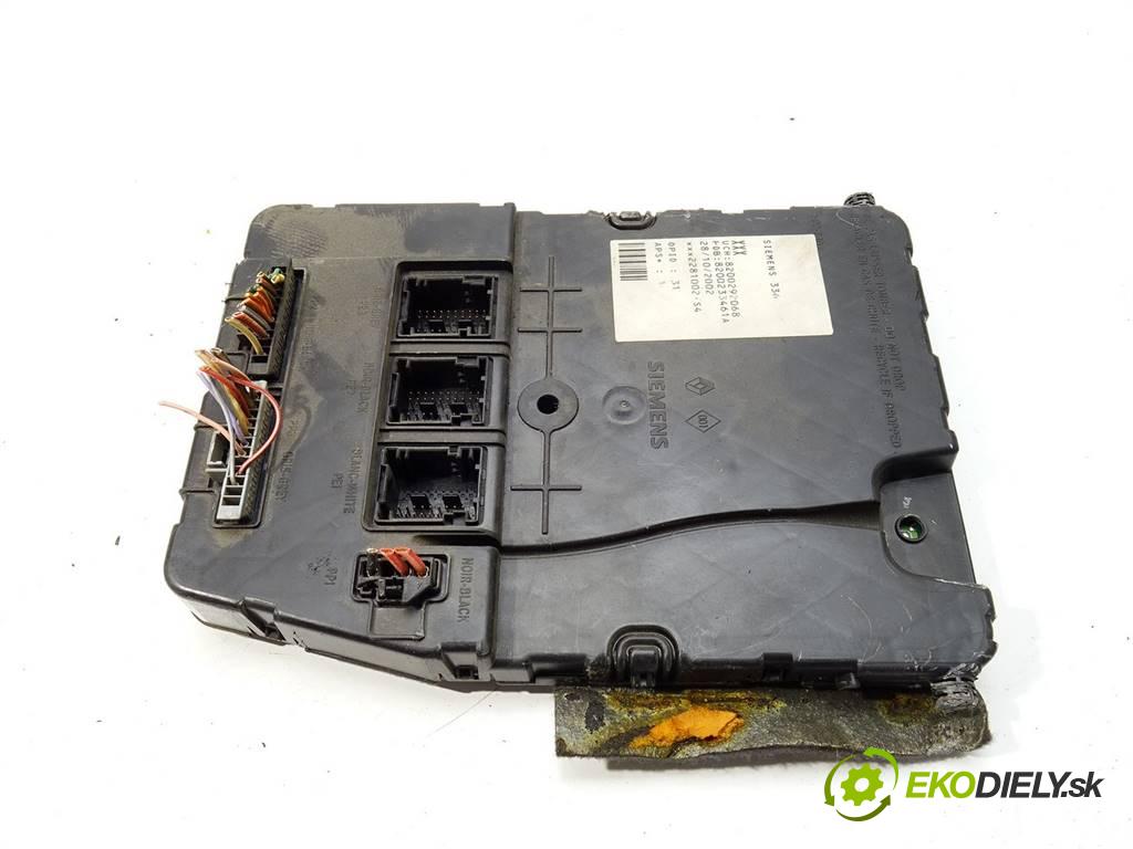 Renault Megane II    HATCHBACK 1.9DCI 120KM 02-08  Modul UCH 8200292068 (Ostatné)