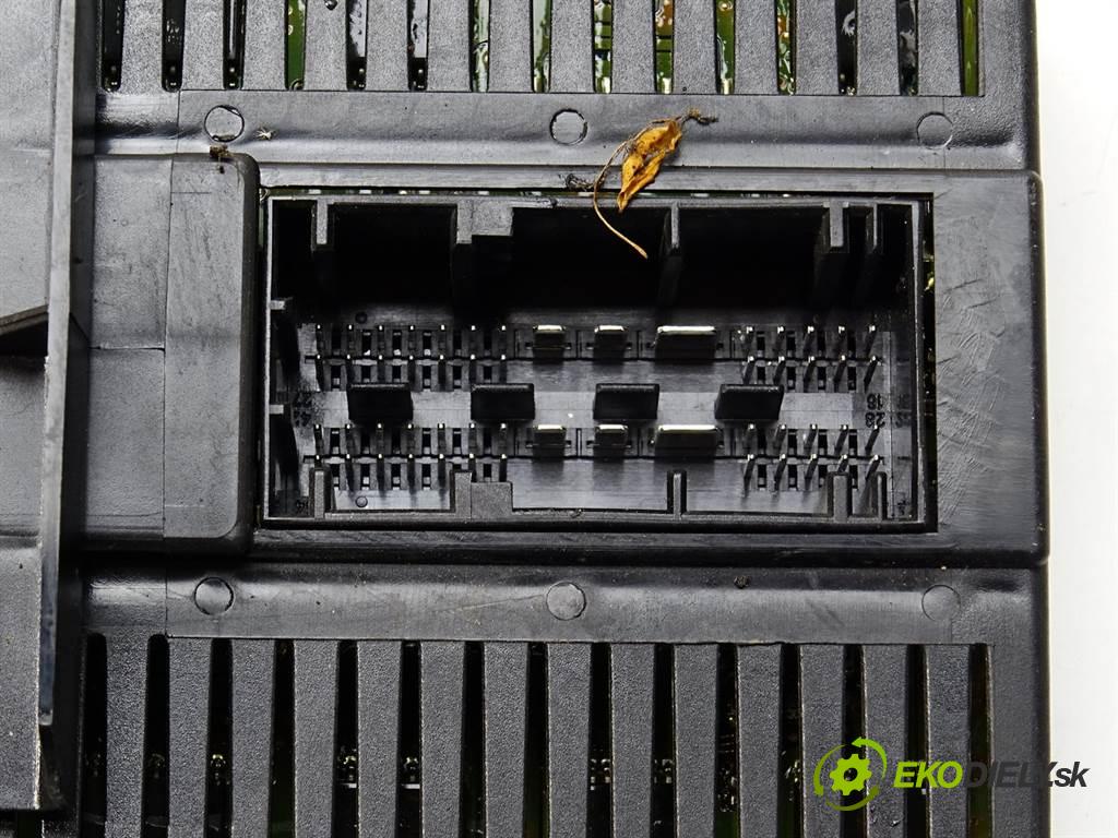 BMW 3 E46    A  spínač světel na přístrojové desce 6919832 (Ovládaní topení a přepínače)