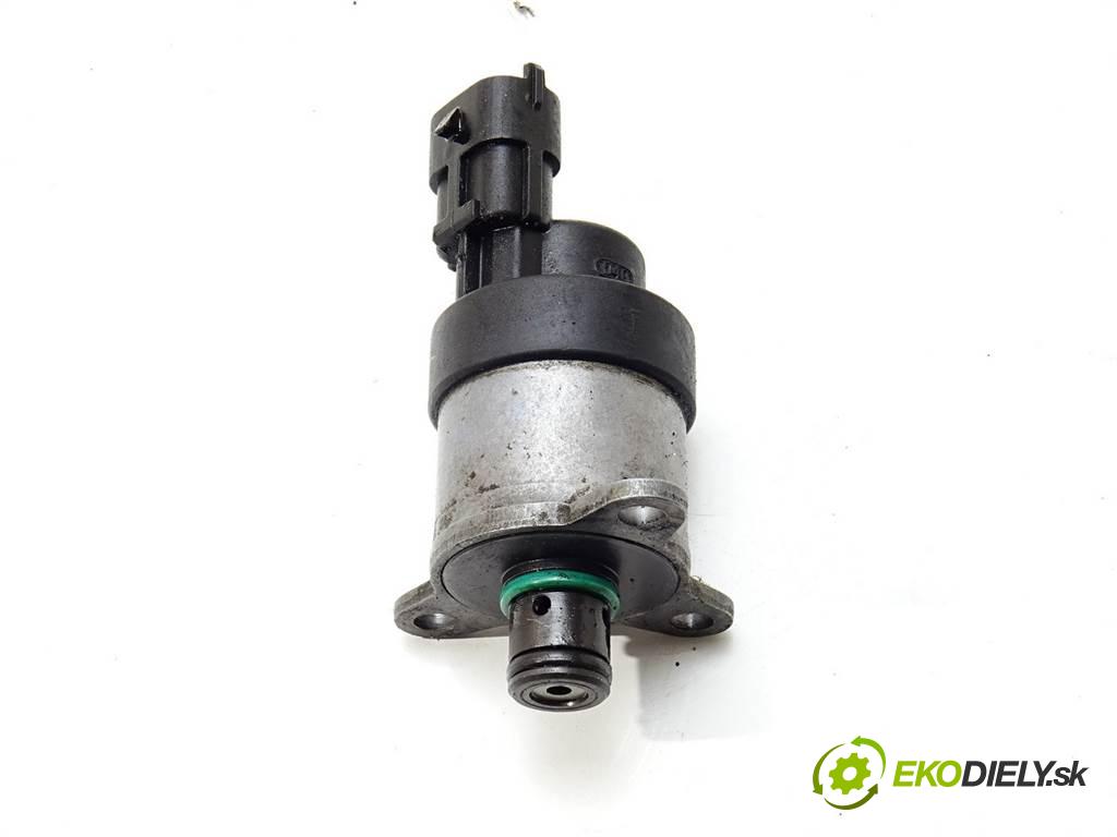 Peugeot 206 SW  2003 50 kW KOMBI 1.4HDI 69KM 98-06 1400 Regulátor tlaku paliva  (Ostatné)