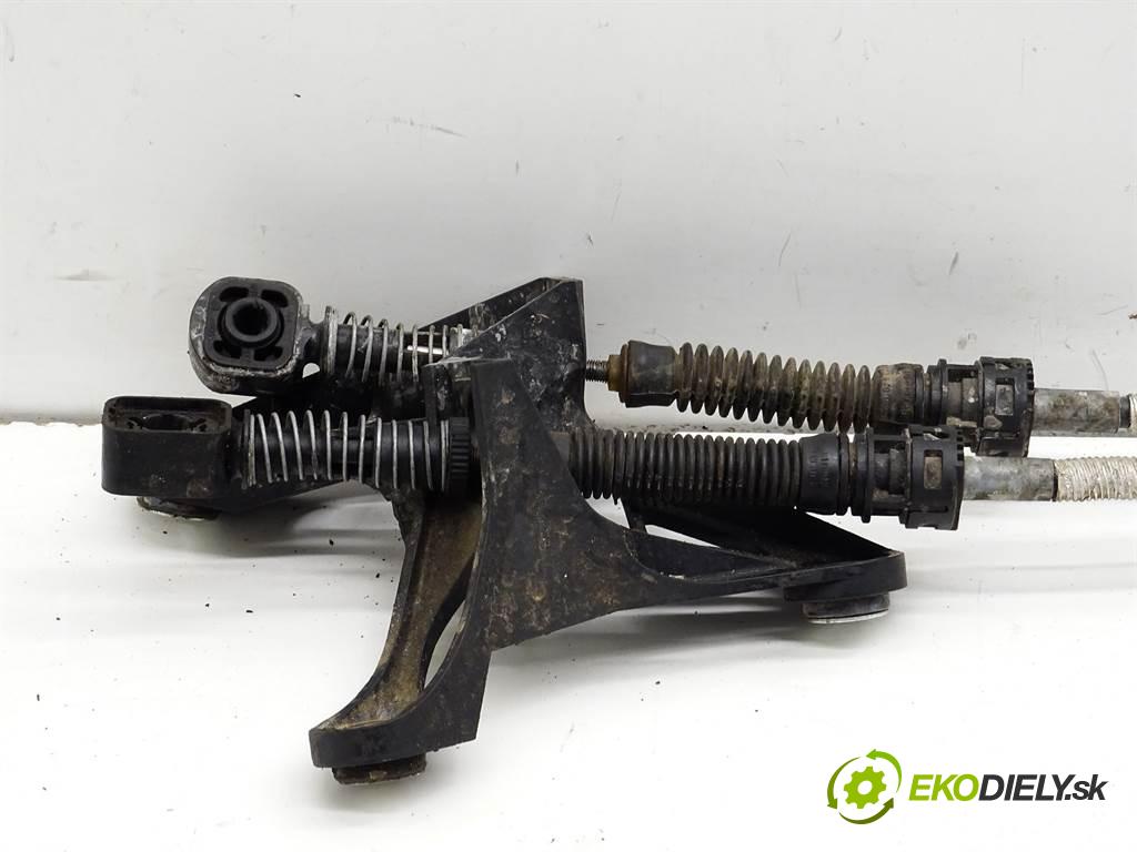 Skoda Octavia III LIFT  2018 85kW SEDAN 4D 1.6TDI 115KM 16-20 1600 Kulisa 5Q0711049AP (Rýchlostné páky / kulisy)