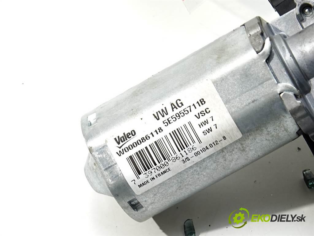 Skoda Octavia III LIFT  2018 85kW SEDAN 4D 1.6TDI 115KM 16-20 1600 motorek stěračů zadní část 5E5955711B