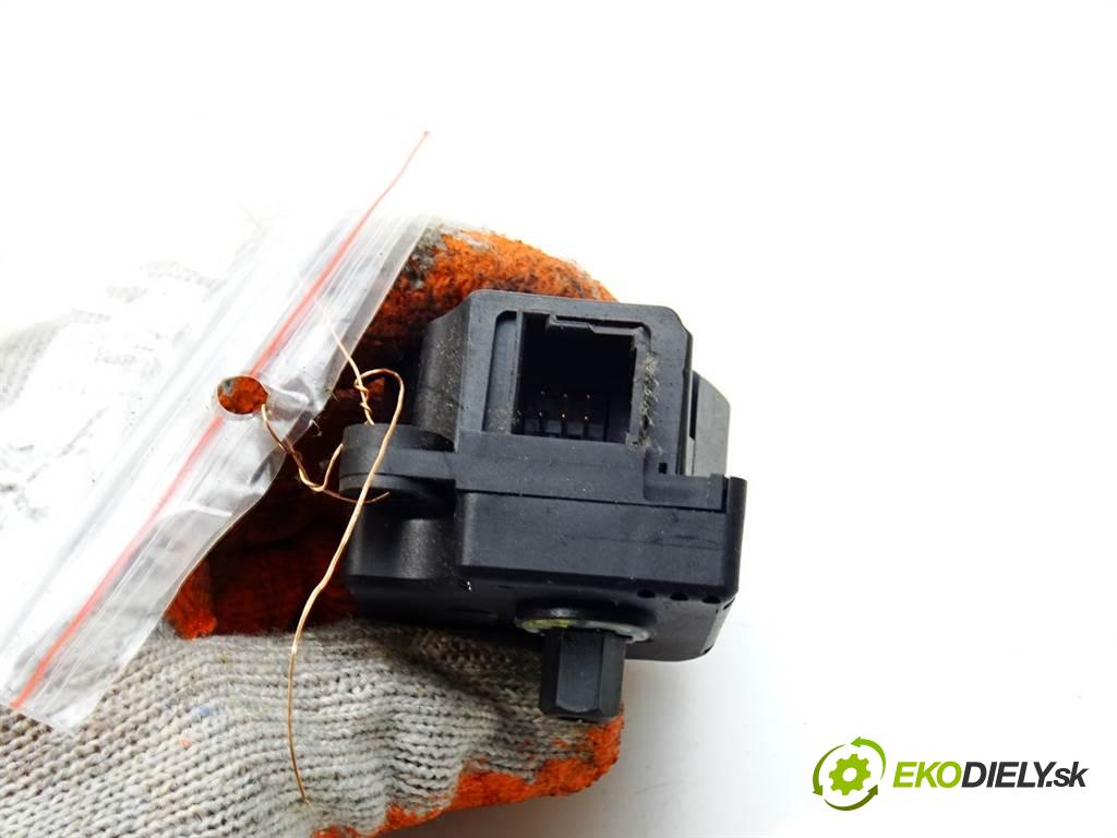 Fiat Croma    KOMBI 5D 1.9JTD 120KM 05-11  Motorček kúrenia 985100V (Motorčeky kúrenia)