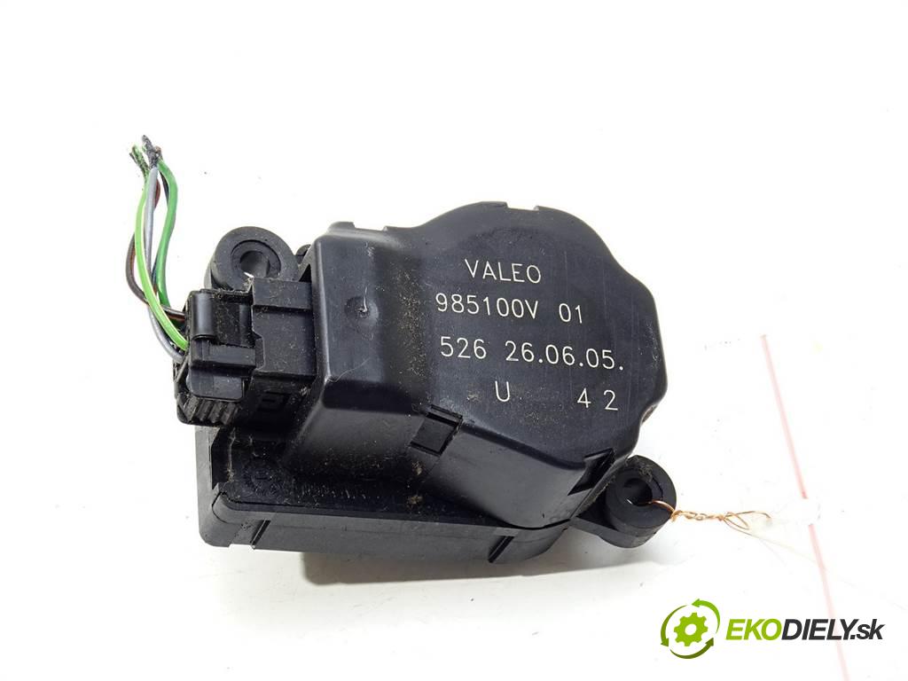 Fiat Croma    KOMBI 5D 1.9JTD 120KM 05-11  Motorček kúrenia 985100V (Motorčeky kúrenia)