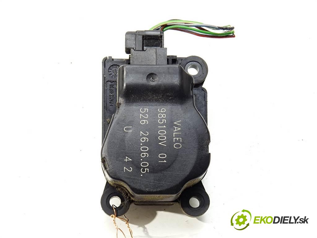 Fiat Croma    KOMBI 5D 1.9JTD 120KM 05-11  Motorček kúrenia 985100V (Motorčeky kúrenia)