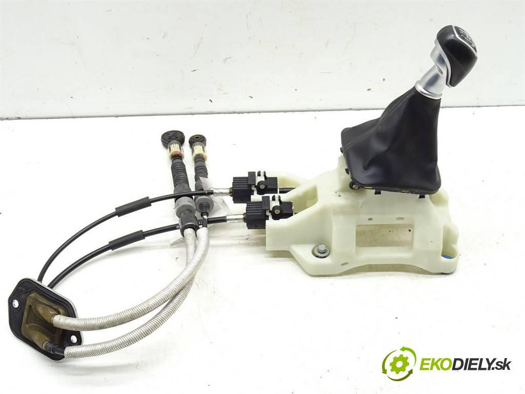 Hyundai i30 III  2019 140KM HATCHBACK 5D 1.4B 100KM 16- 1400 Kulisa  (Rýchlostné páky / kulisy)