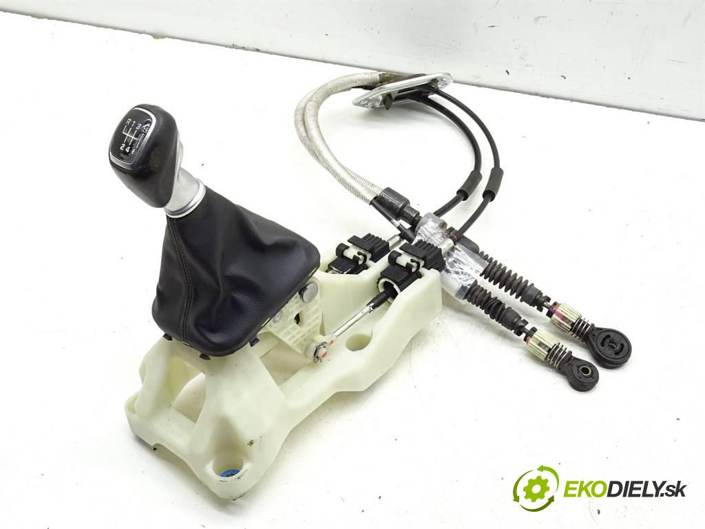 Hyundai i30 III  2019 140KM HATCHBACK 5D 1.4B 100KM 16- 1400 Kulisa  (Rýchlostné páky / kulisy)